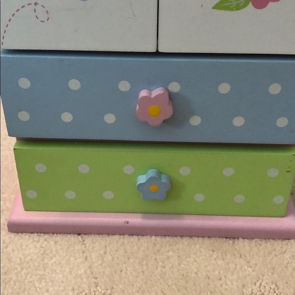 **SOLD** EUC BUNDLE OF JEWELY BOX + JEWELRY - Picture 4 of 8